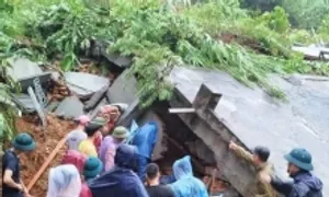 Sạt lở làm chết 4 người ở Hòa Bình